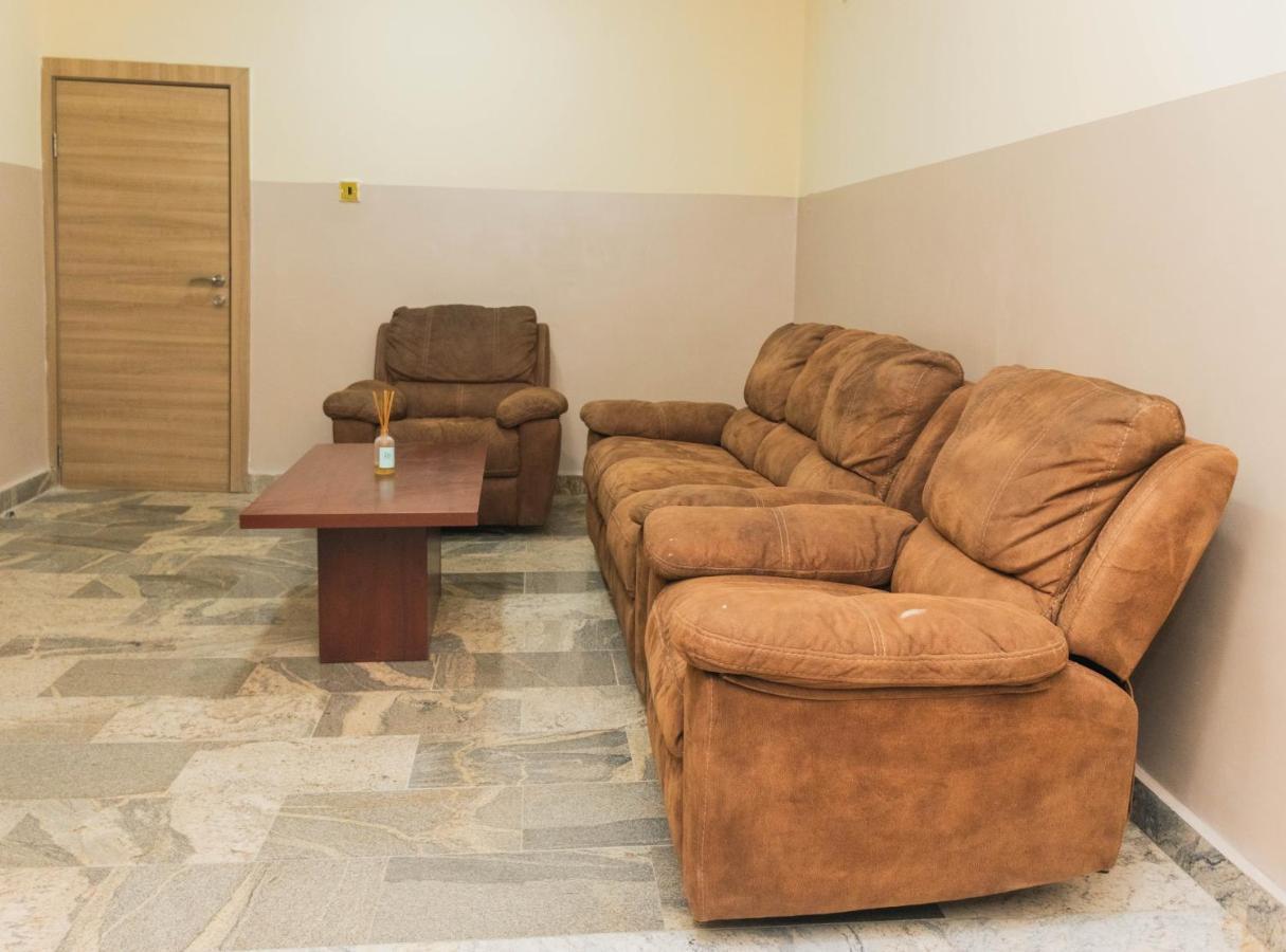 אבוג'ה J'S Place מראה חיצוני תמונה